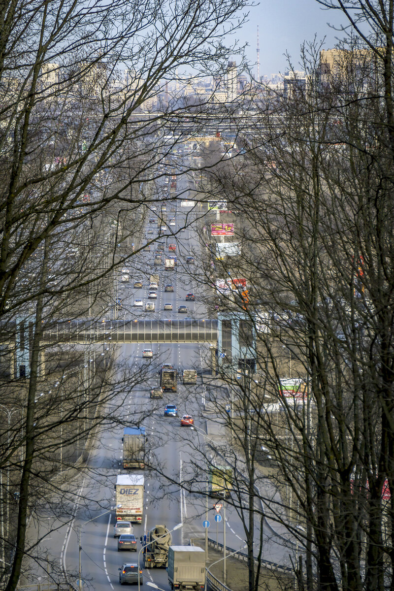 Пулковское шоссе в сторону центра.