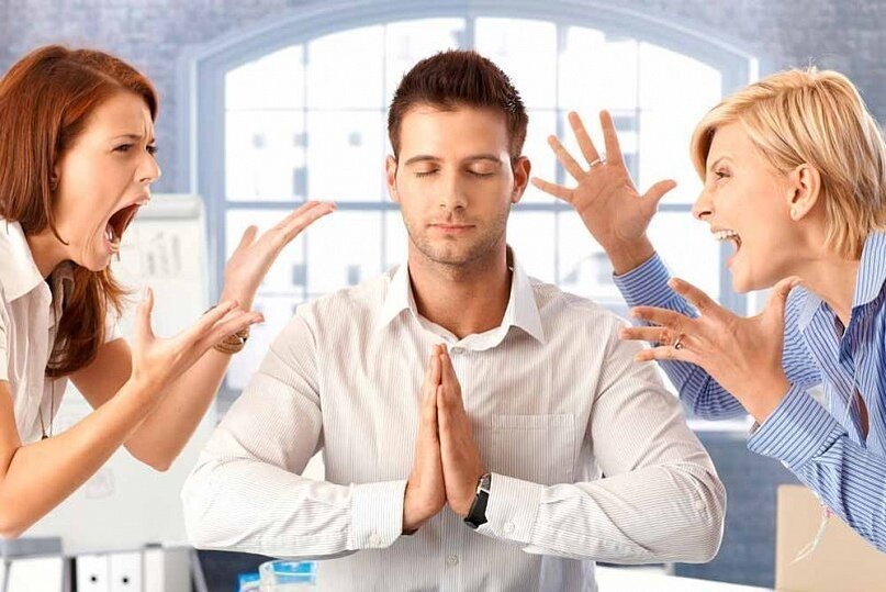 Когда вы общаетесь с каким-либо человеком, в особенности с теми, которые вам не очень приятны, старайтесь брать под контроль собственные эмоции. Контроль воли позволит вам защитить нервную систему и не распыляться по пустякам. Со временем вы осознаете, что подобные эмоциональные всплески лишь вредили вам.