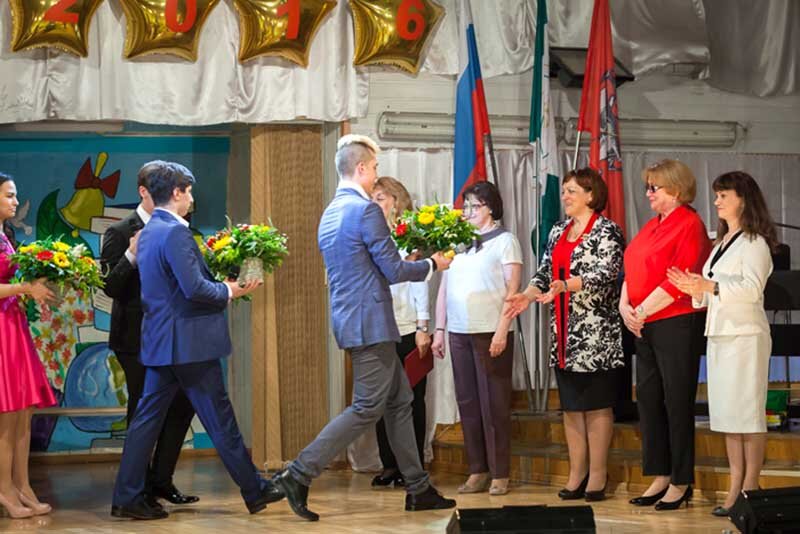 Букеты на выпускной в школе учителям фото