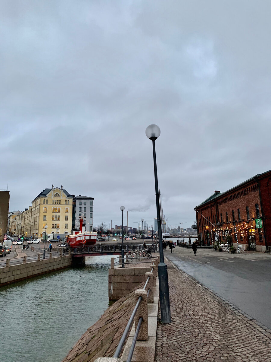 Запад хельсинки. Финляндия хельсинки центр. Финляндия хельсинки улицы. Набережная катанаекки хельсинки. Хельсинки 2022.