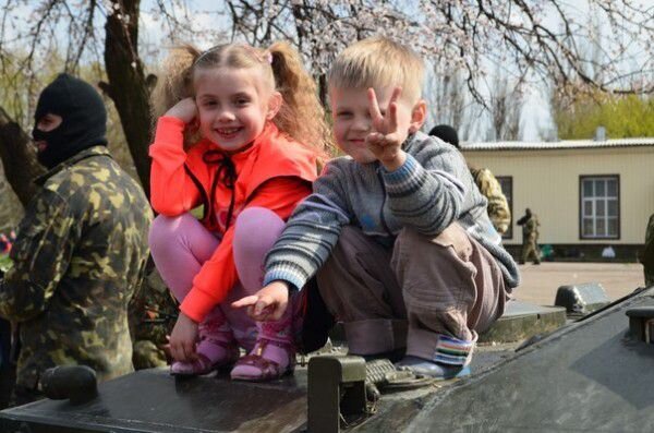 Мир - вот о чем писать надо. Фото: https://e-news.su/uploads/posts/2014-04/1398080283_2d116faa97dfb6048bf42af7b1ccce4c.jpg