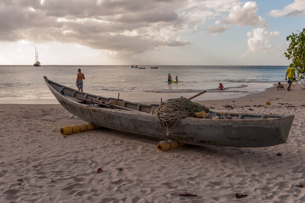 Инвентарь для фотоссесии  простаивает в ожидании...