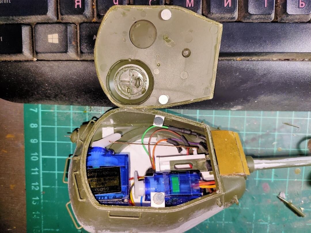 Теперь снимается не половина башни, а только крыша