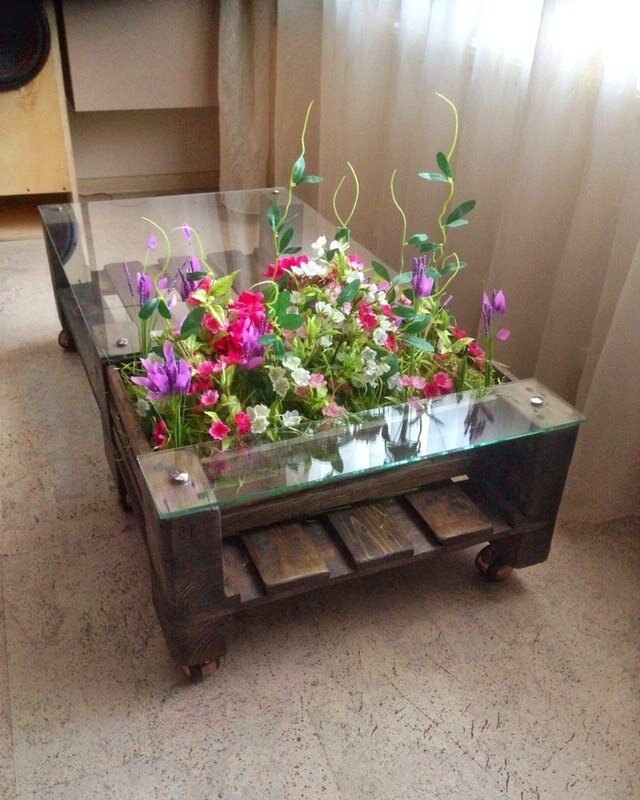 Журнальный столик + цветочный горшок