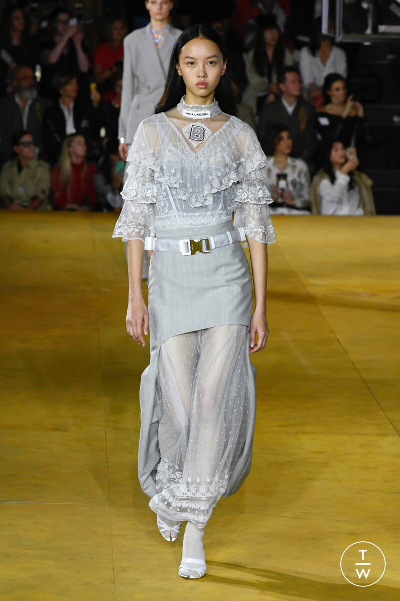 Здесь и далее фото с показов SS 2020 с ресурса TAGWALK. Burberry