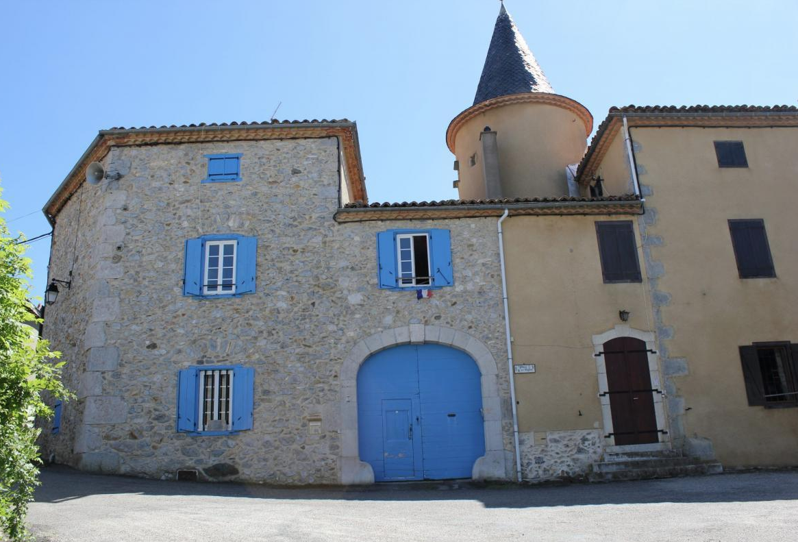 Купить замок 15 комнат 375 м²