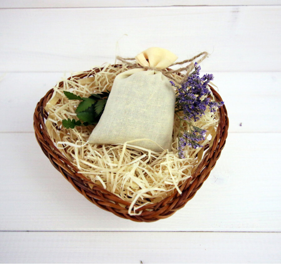 Ароматическое саше с лавандой: и оберег, и помощник. 