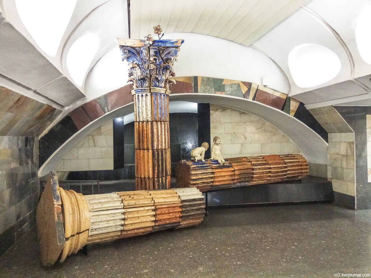Фонтан на станции метро Римская - единственный фонтан в московском метро. Фото автора статьи (ещё 1 фото)