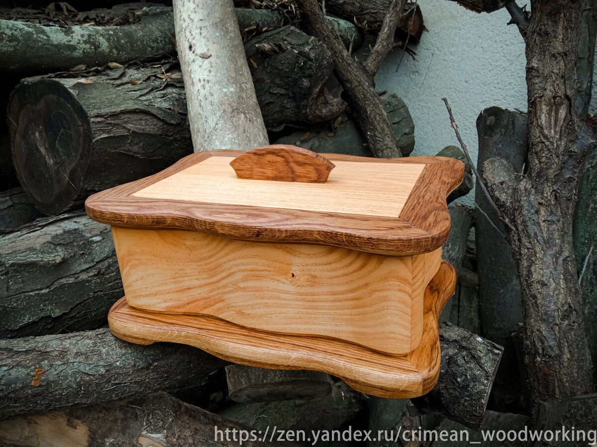 Шкатулка из гледичии и крымского дуба, покрыта маслом. Листайте, дальше ещё варианты