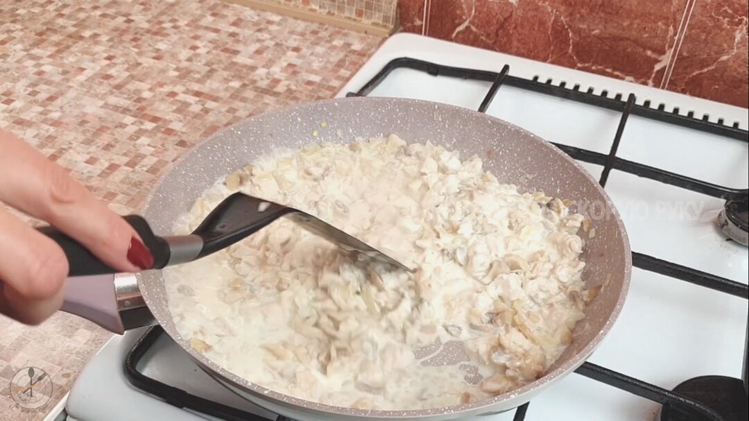 Слоеный пирог жульен с курицей и грибами