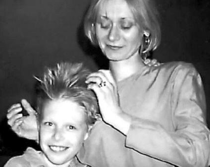 Ася Воробьева (вторая жена Михаила Ефремова) с сыном Никитой