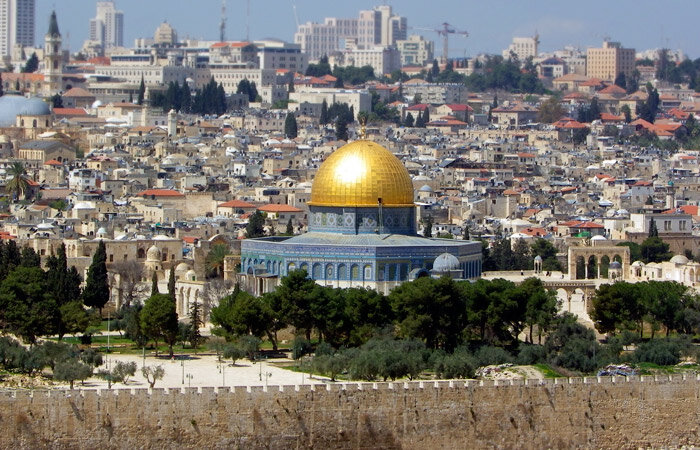 Иерусалим, вид на Храмовую гору и мечеть Куббат Ас-Сахра (фото автора)