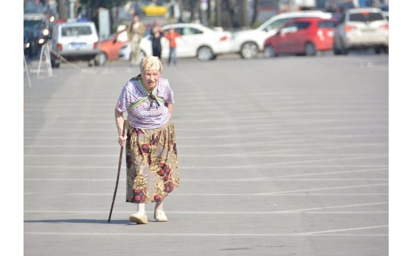 Всегда сочувствовала пожилым, немощным. Всегда убеждалась, что это выбор.