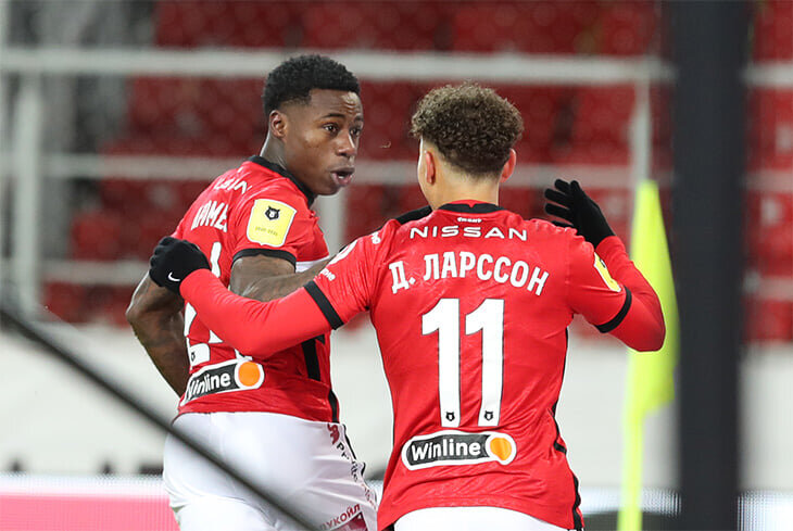 Квинси Промес и Джордан Ларссон