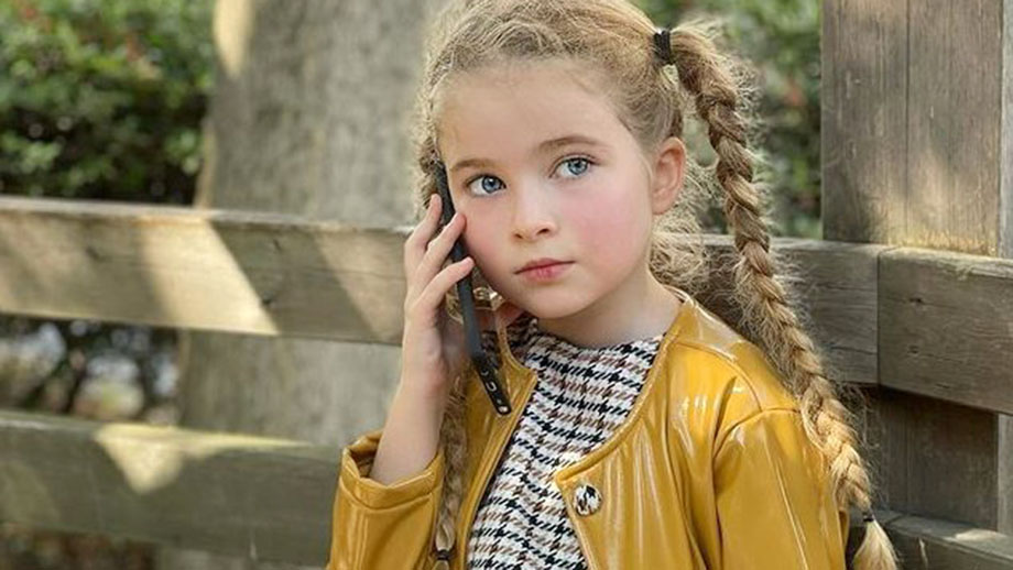 Ebrar alya demirbilek родители. Эбрар алья демирбилек как выглядит сейчас. Эбрар демирбилек родители. Эбрар демирбилек. Ebrar alya demirbilek родители.