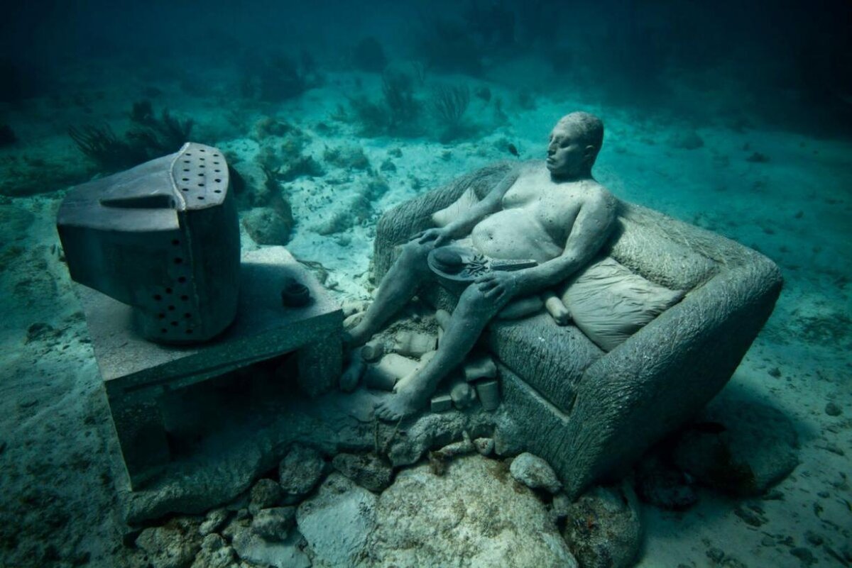 Люди на дне моря
