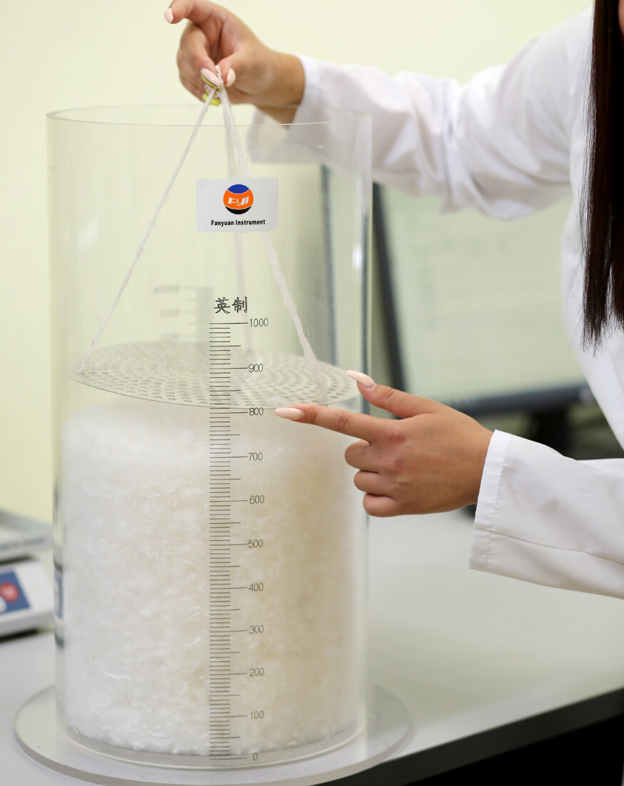 Затем убираем груз и смотрим, до какого значения сырье восстанавливается