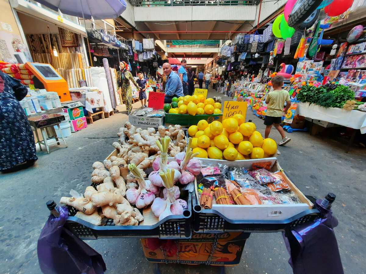 Рынок в Дагестане. Рынок Дагестан Махачкала. Рынок в Дербенте. Продуктовый рынок в Дагестане.