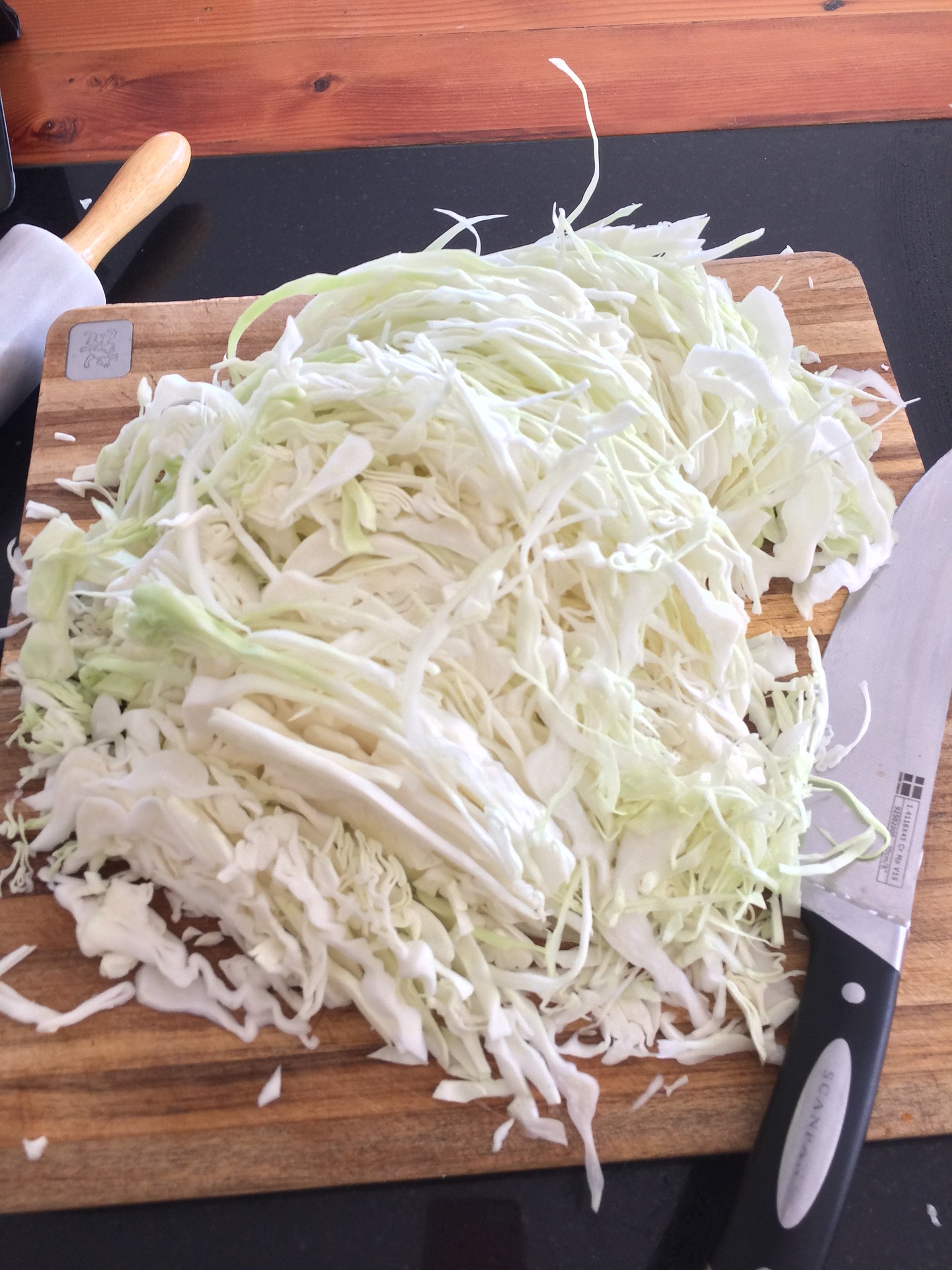 Квашеная капуста — кому можно употреблять этот продукт, а кому — нет. Рассказываю почему1