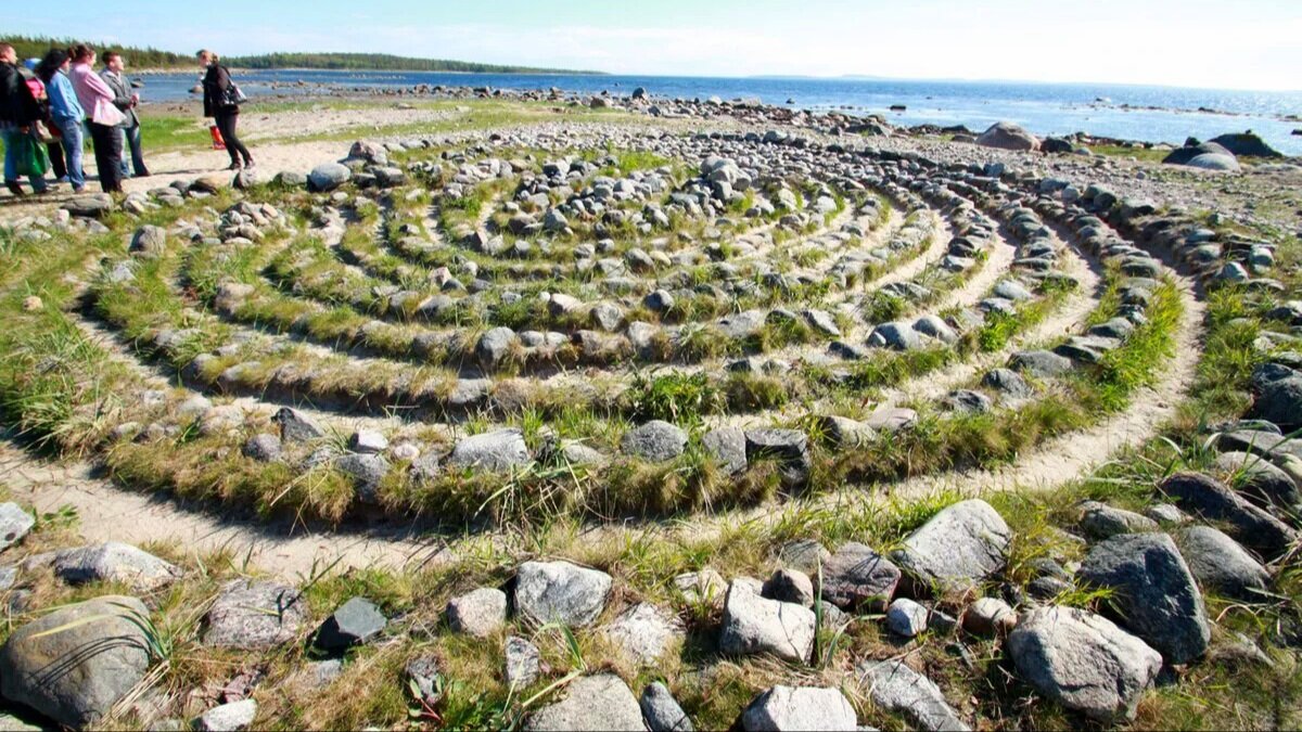 Каменные лабиринты на большом Заяцком острове Соловки