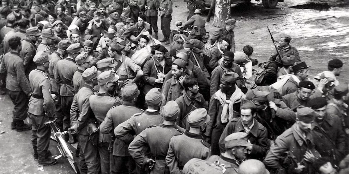 Германия хочет войны. Пленные французские солдаты 1940. Французские солдаты второй мировой 1940. Разгром Франции 1940.
