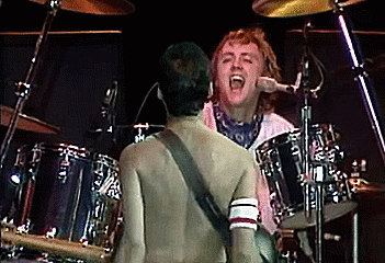Роджер Тейлор и Фредди Меркьюри (видео из интернета)