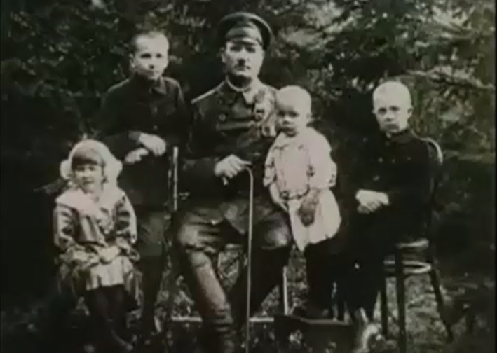 Федор Орлов с семьей