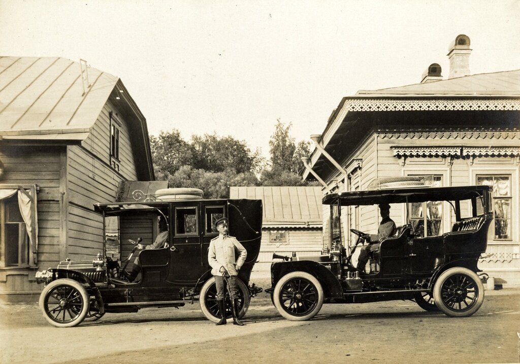 Гражданская 1 автомобили. Автомобиль Пузырев-28-35 (1911). Renault 1905. Машины Российской империи 1910 года. Машины Российской империи.