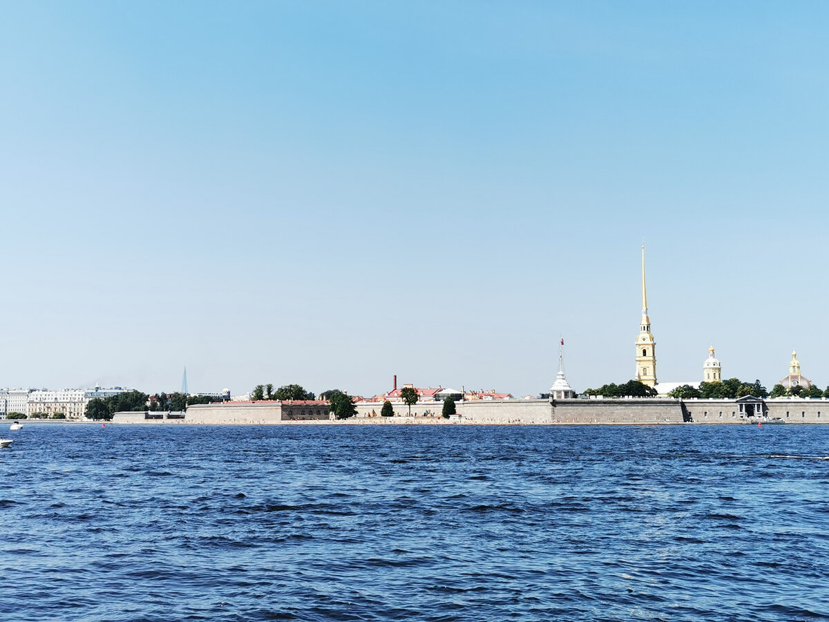 А Невушка так и манит прохладой... 