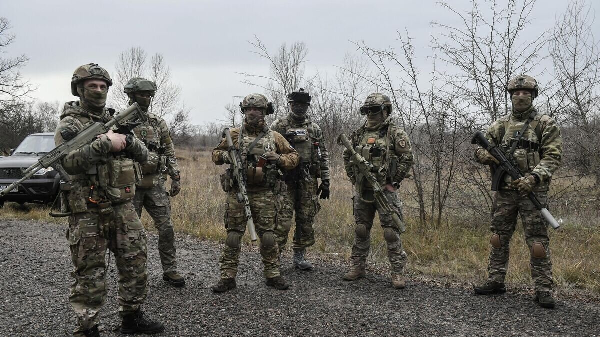    Военнослужащие добровольческого батальона имени Судоплатова в Запорожской области© РИА Новости / Константин Михальчевский