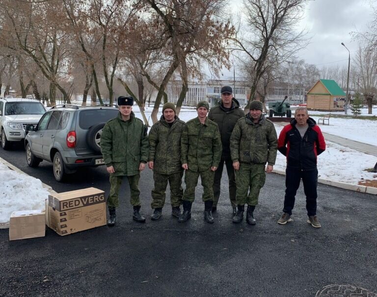    Глава Первомайского района привез мобилизованным землякам посылки и письма Елена Шкатова