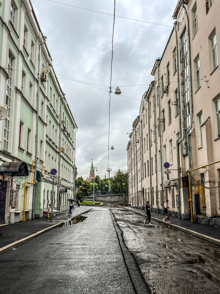 Как выглядит самый близкий к Кремлю жилой дом? | Пешком по Москве | Дзен