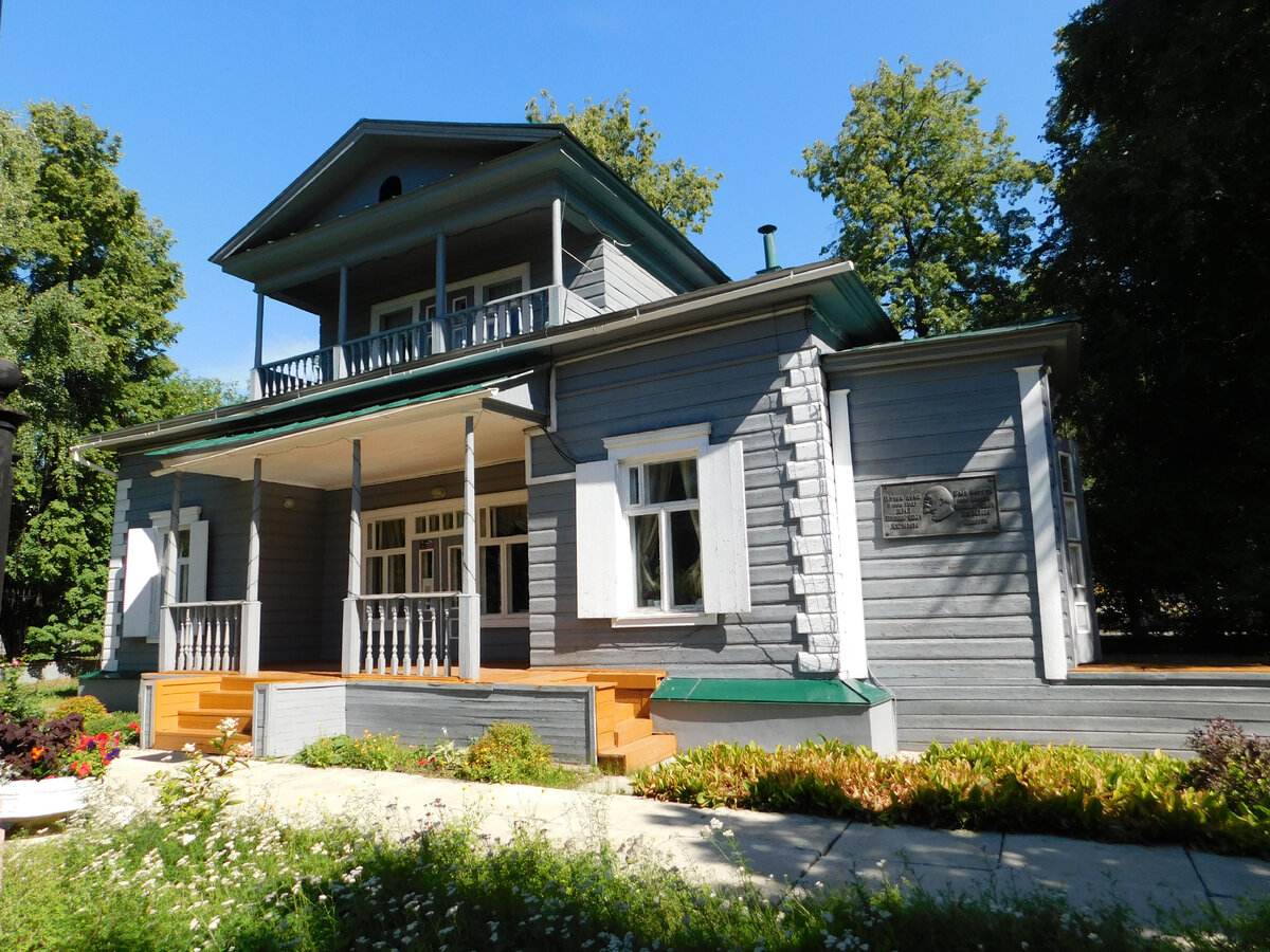 Ленин хотел воссоединиться с Крупской в Уфе, но охранка не разрешила. Дом в Уфе, где жил Ленин. Фото автора.