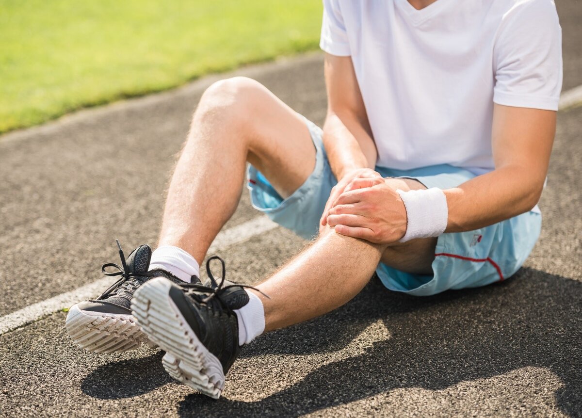 После бега болят колени что делать. Спортивные травматтизм.