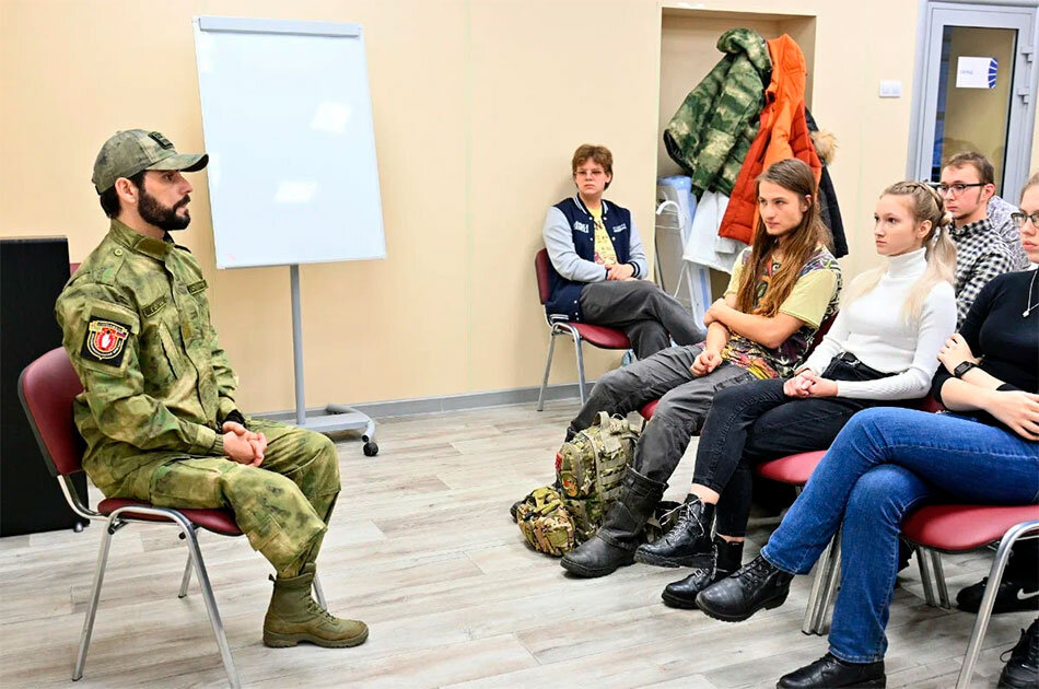 По отдельной квоте для военнослужащих и детей участников боевых действий на Украине в вузы Санкт-Петербурга принято более 800 человек.