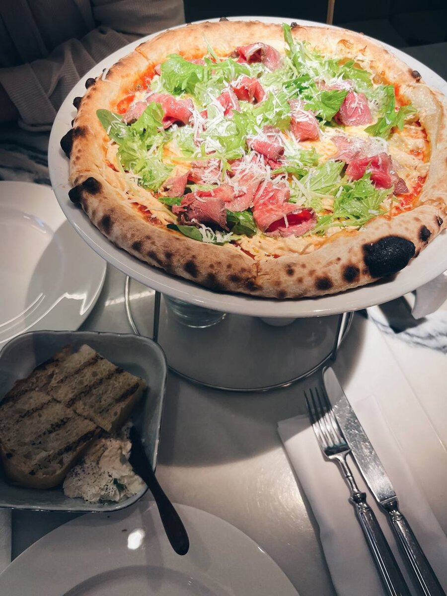 Пицца вителло тонато (1290 р.)