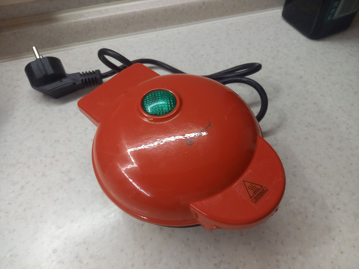 она очень быстро нагревается и быстро печет, признаться, я не ожидала.