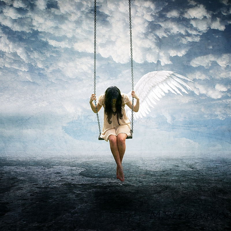 Ангелы мечтают. Девушка на качелях. Девушка на качелях с крыльями. Девушка в воздухе. Девушка на качелях в небе.
