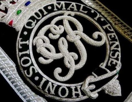 Вышитый логотип для примера