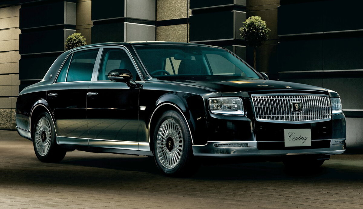 Третье поколение седана Toyota Century выпускается с 2018 года 
