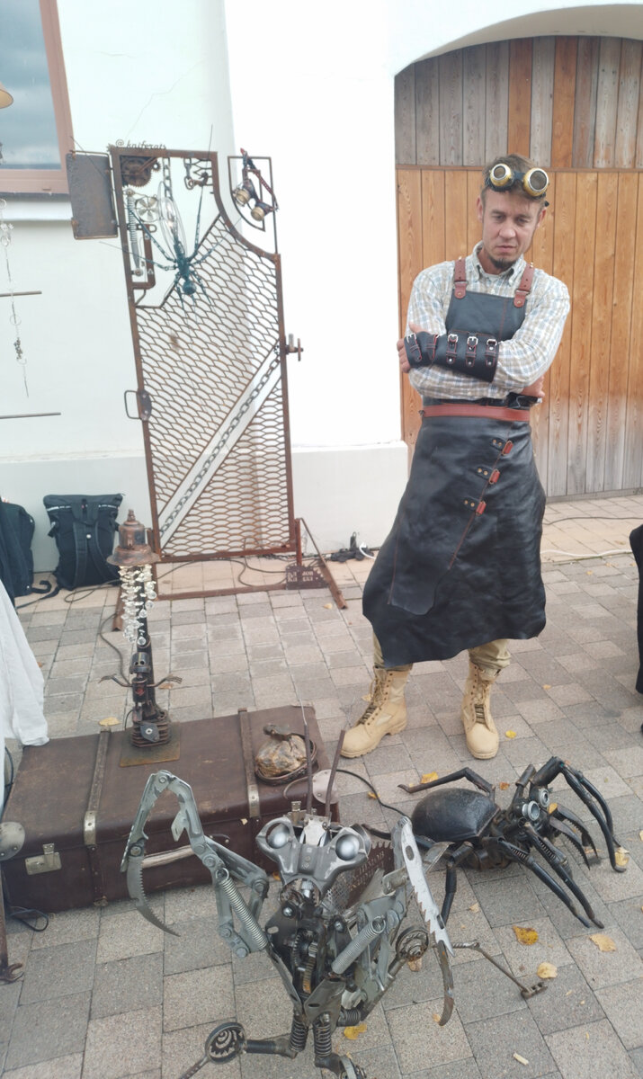 Нашему городу -877, но он  как всегда молод, красив, хорош собой, да ещё в в полном расцвете сил, радует своих жителей и гостей, историческими  памятниками, итересными музеями, замечательными...-11