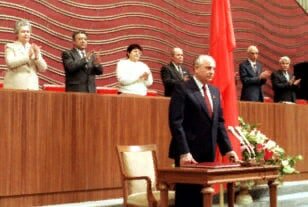 Фото Михаил Горбачёв на III Съезде народных депутатов СССР 1990 год