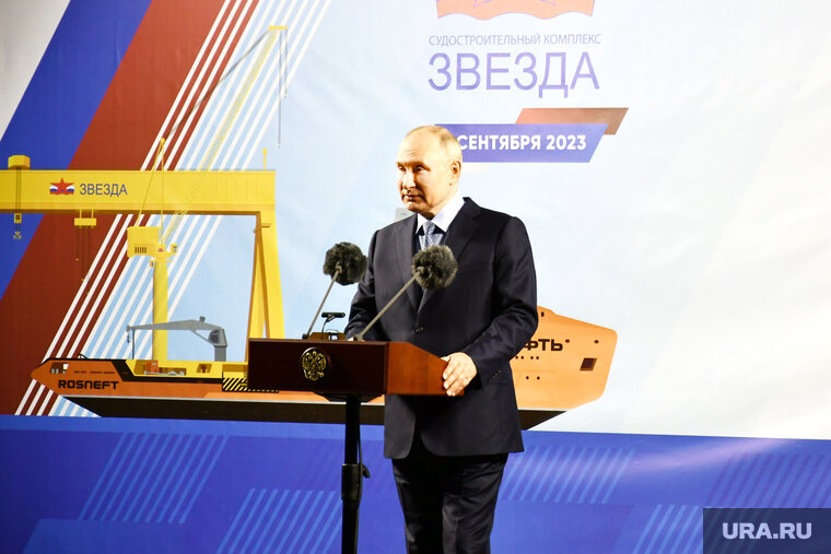    Владимир Путин прилетел во Владивосток 11 сентября