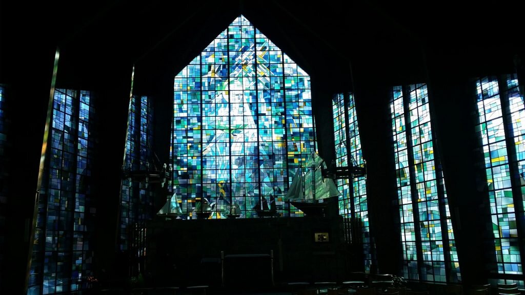 Витражи из стекла