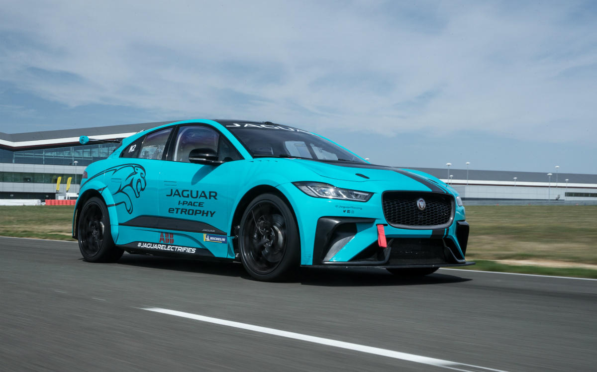 Jaguar I-PACE eTROPHY