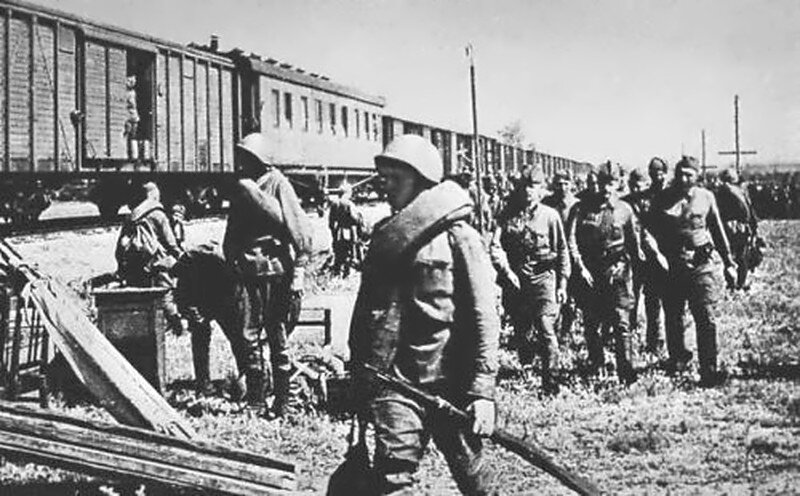 фото времен войны взято из открытых источников