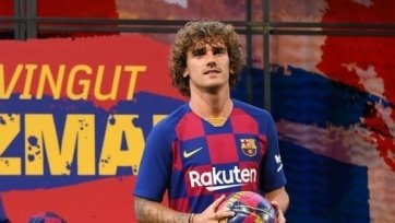 Фото: AsФранцузский нападающий Антуан Гризманн, отметившийся первым дублем за каталонский клуб в матче 2-го тура чемпионата Испании против «Бетиса» (5:2), признался, что сплагиатил второй гол у одноклубника Лионеля Месси.
