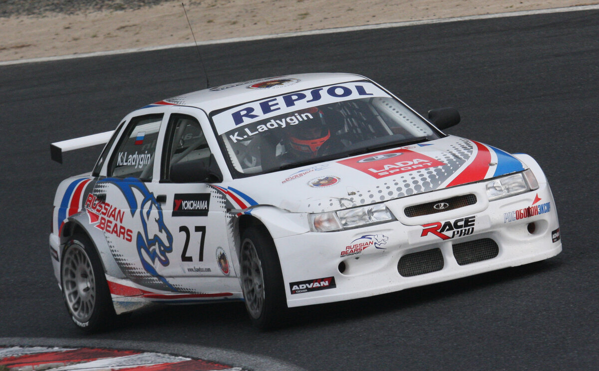 Нет,это не новый чемпион мира,но думаю о нашей Ладе стоит упомянуть  хотя бы таким образом )))