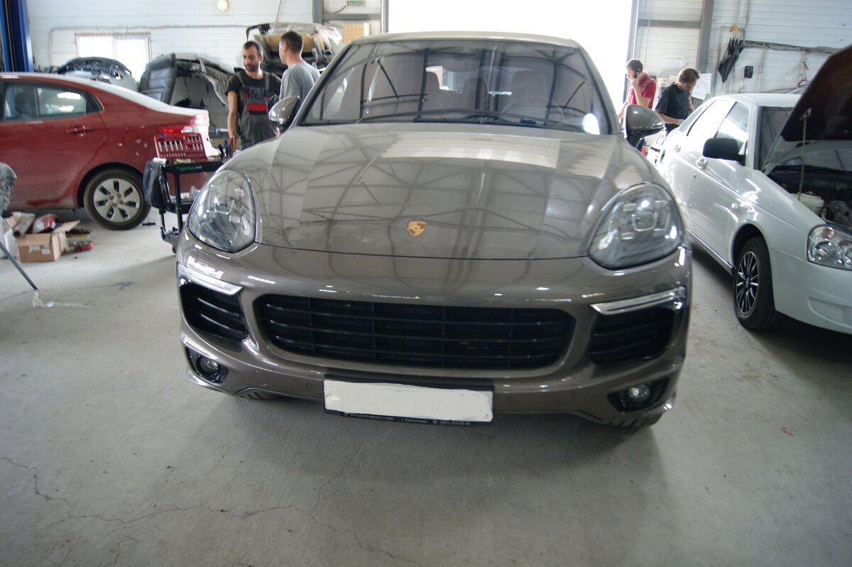 Порше Кайен.