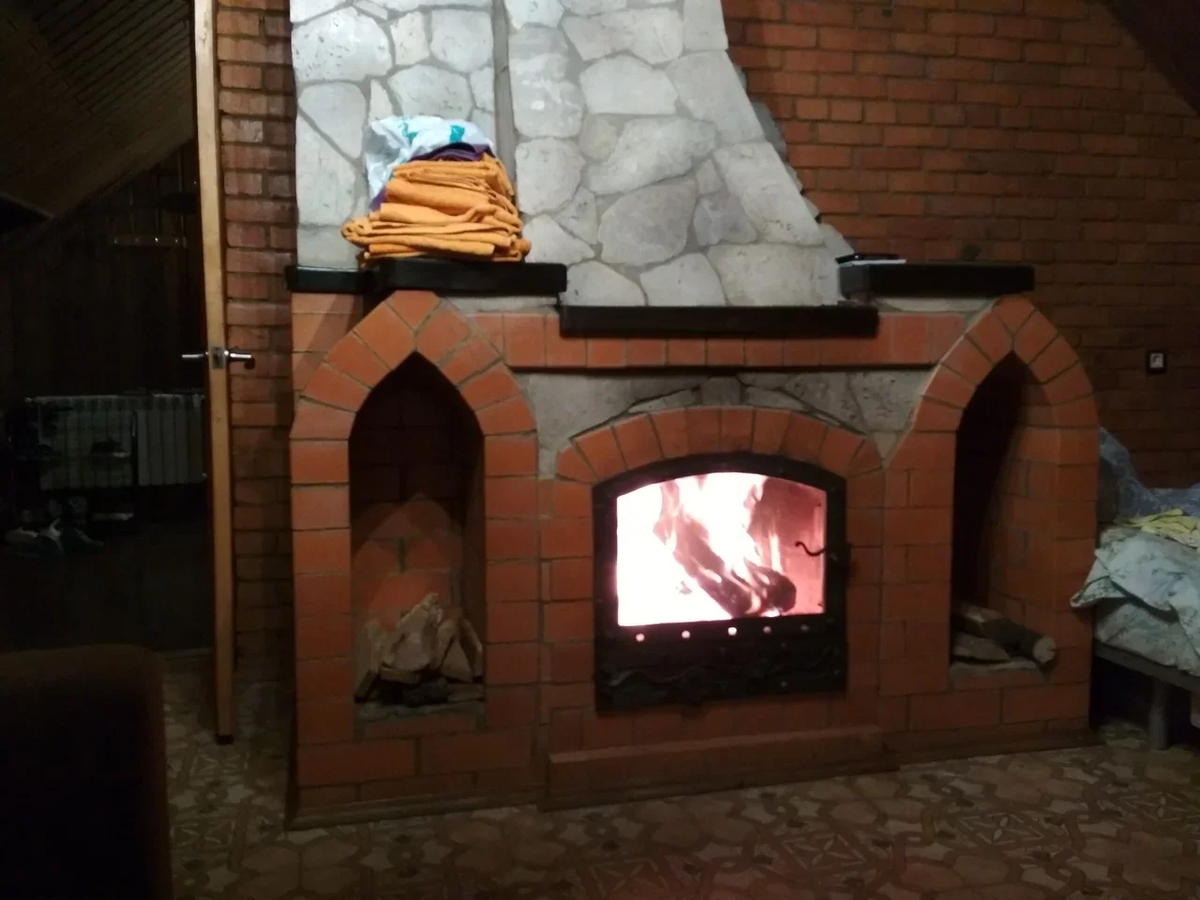 Фото картины у меня, кажется, нет, поэтому здесь просто фотки номера.